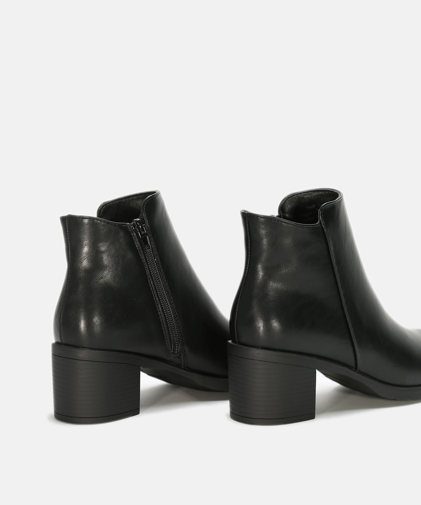 Botines tac&oacute;n liso image number null